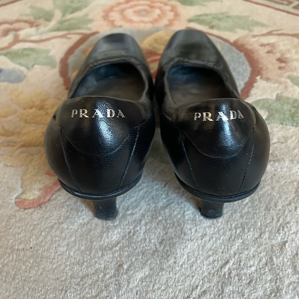 EUC Prada Sport/Linnea Rossa logo leather pumps